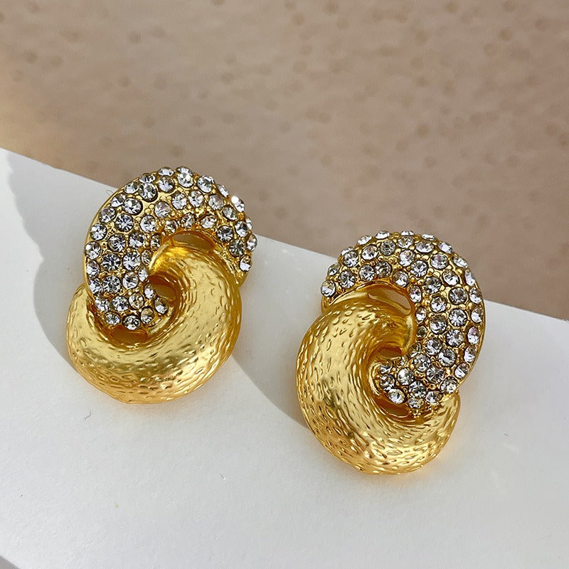 Sparkling diamond gold entangled knot earring jewelry