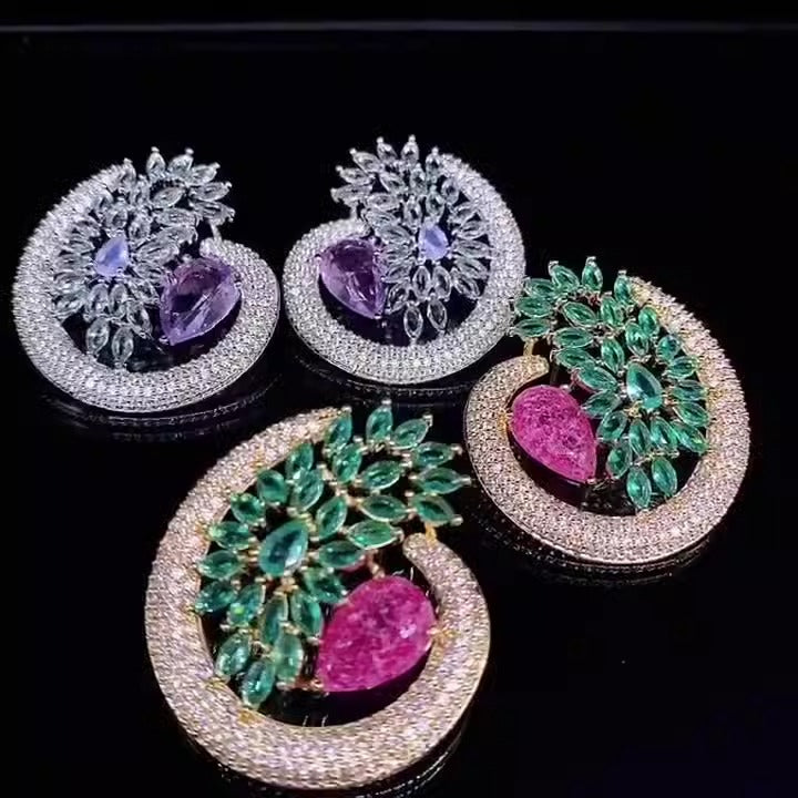 Pendientes de circonita micropavimentados resistentes, pendientes de moda de alta gama.