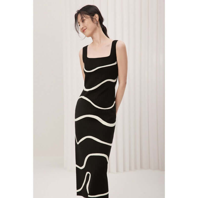 Yujie's light and mature style knitted camisole dress with wavy stripes