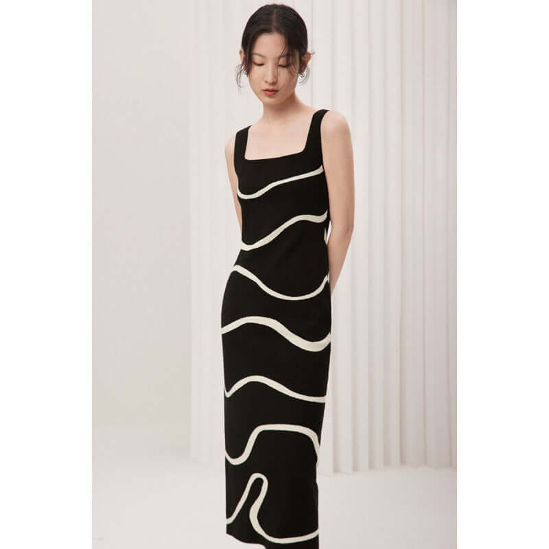 Yujie's light and mature style knitted camisole dress with wavy stripes