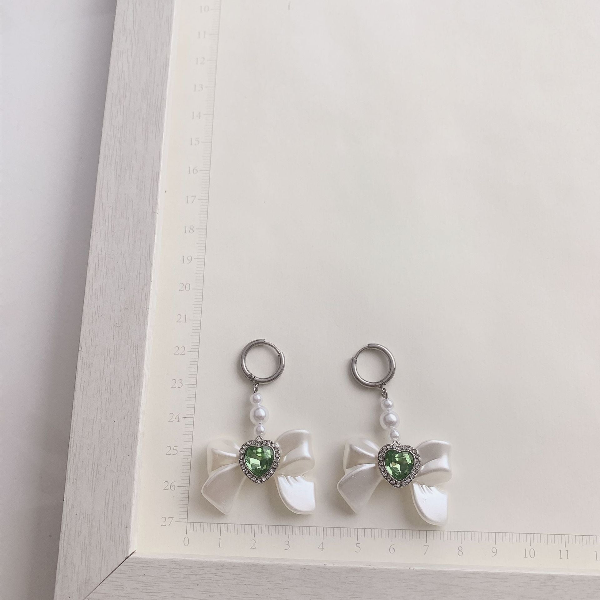 Pendientes de aro con lazo blanco, pendientes con diseño de nicho de estilo dulce y lindo