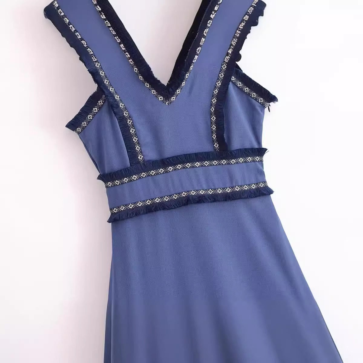 Fashionable V-neck patchwork tassel pleated dress