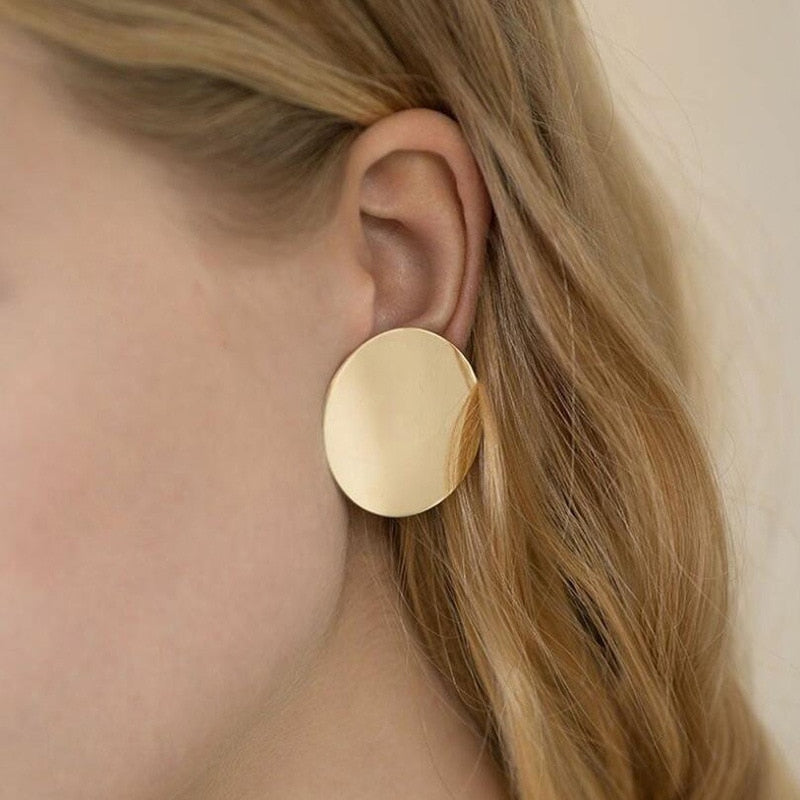 Round Shaped Golden Earrings